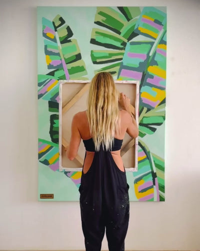 pepallama reveals an original parrot painting on canvas in Costa Rica